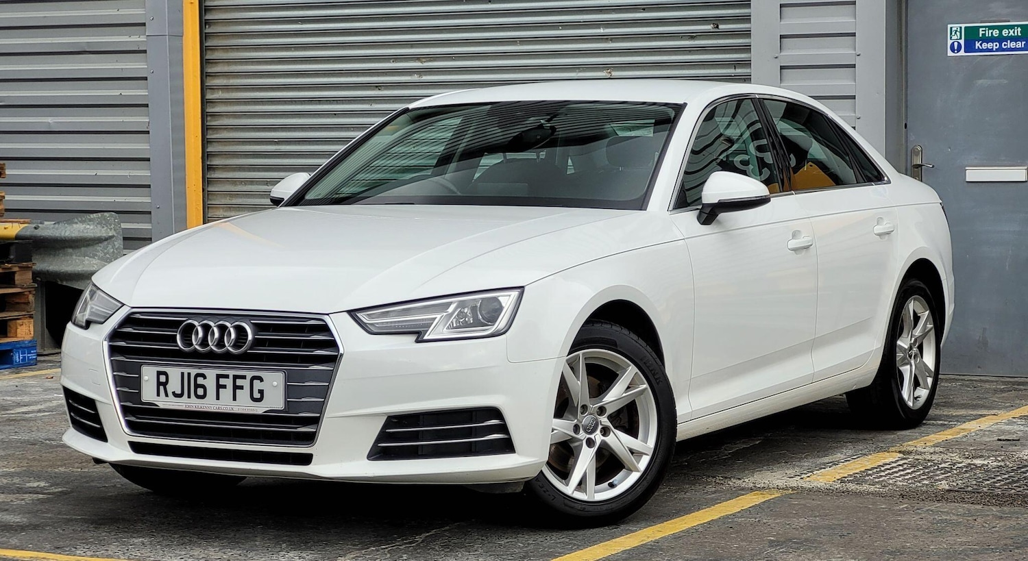 Used Audi A4 2016 for sale - 76314343: Photo 2