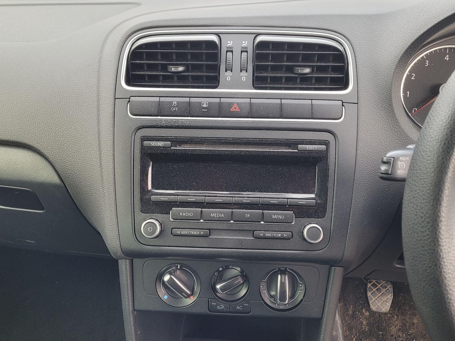 Used Volkswagen Polo 2013 for sale - 77564854: Photo 9