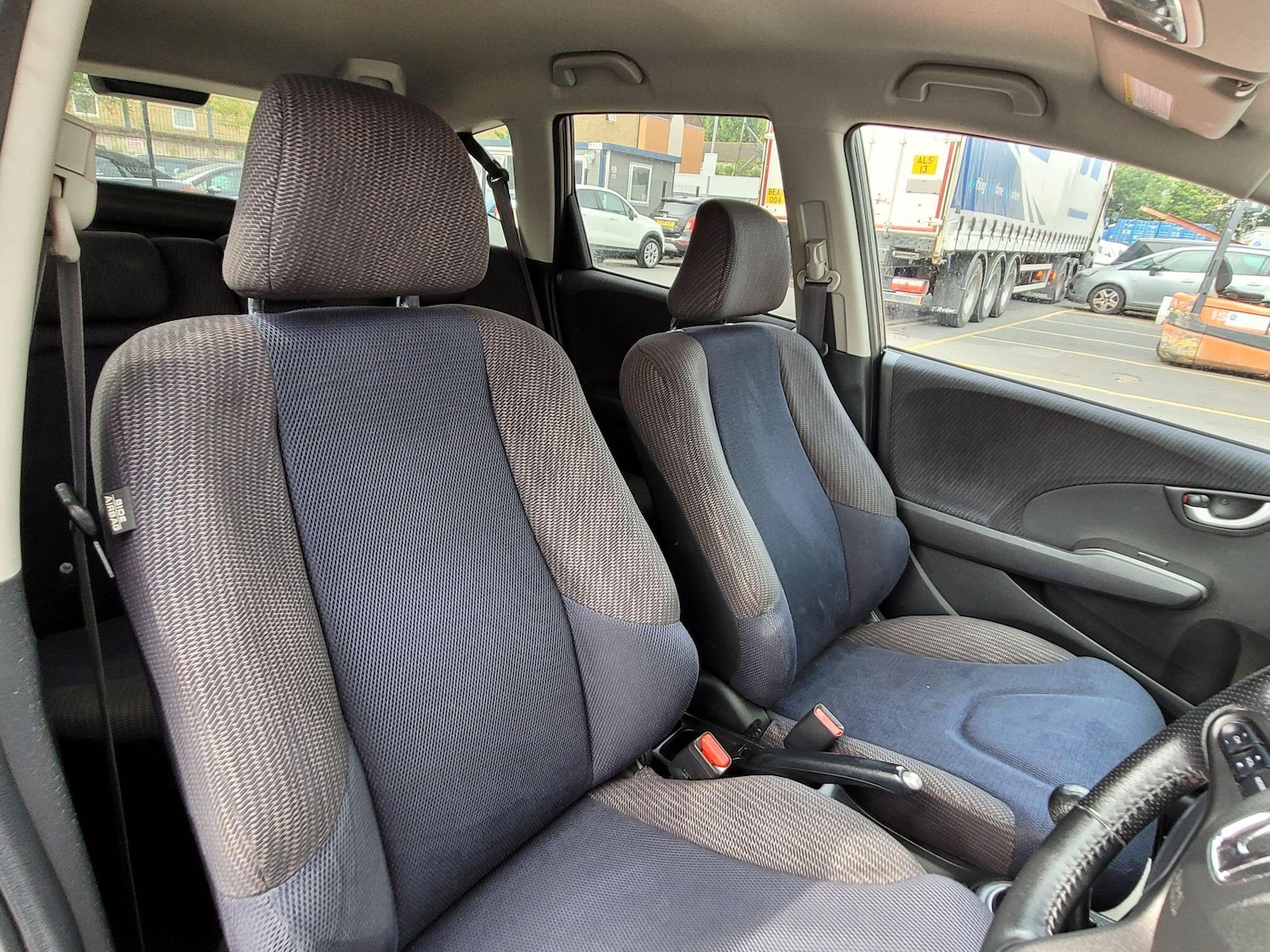 Used Honda Jazz 2013 for sale - 76765085: Photo 15