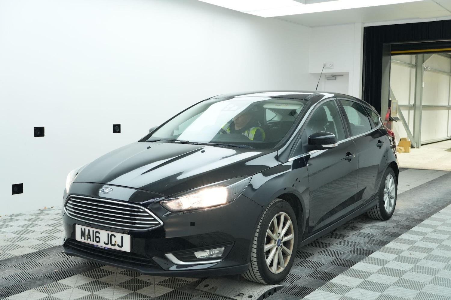 Used Ford Focus 2016 for sale - 76584433: Photo 2