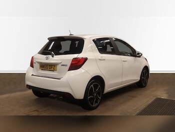 Used Toyota Yaris 2015 for sale - 77237634: Photo