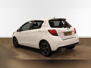 Used Toyota Yaris 2015 for sale - 77237634: Photo