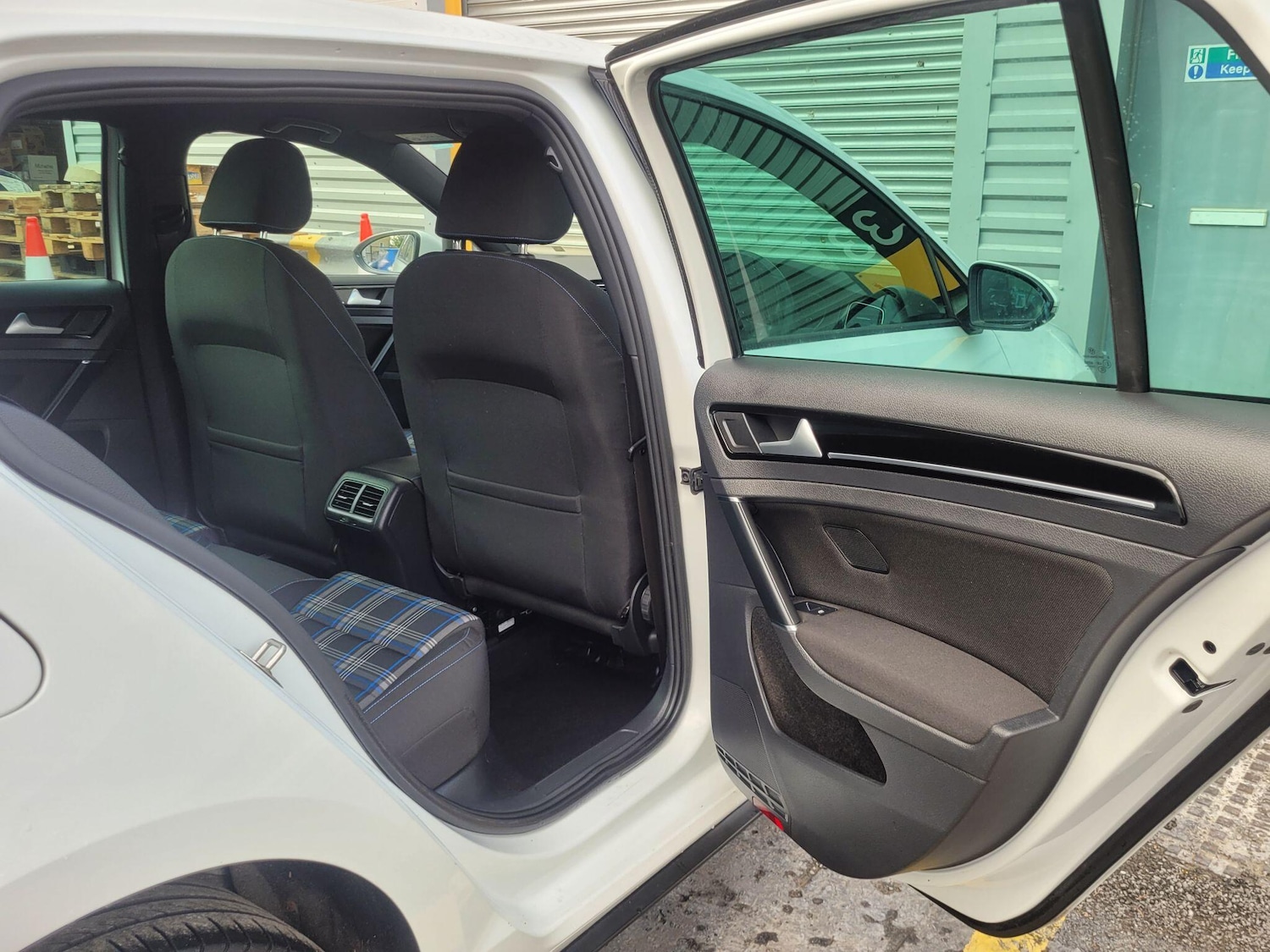 Used Volkswagen Golf 2016 for sale - 76226297: Photo 16