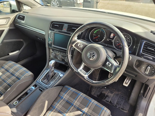 Used Volkswagen Golf 2016 for sale - 76226297: Photo 9