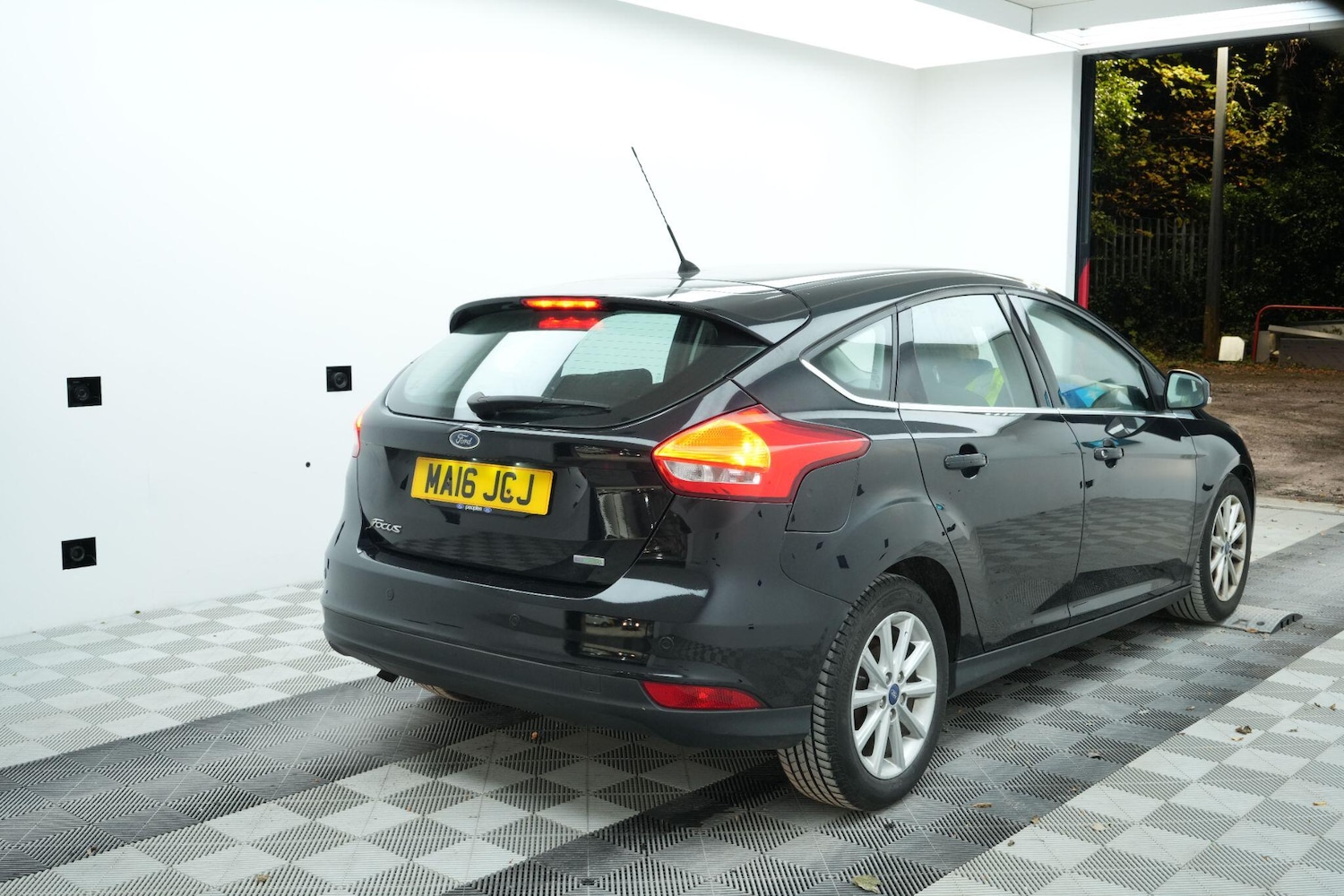 Used Ford Focus 2016 for sale - 76765348: Photo 3
