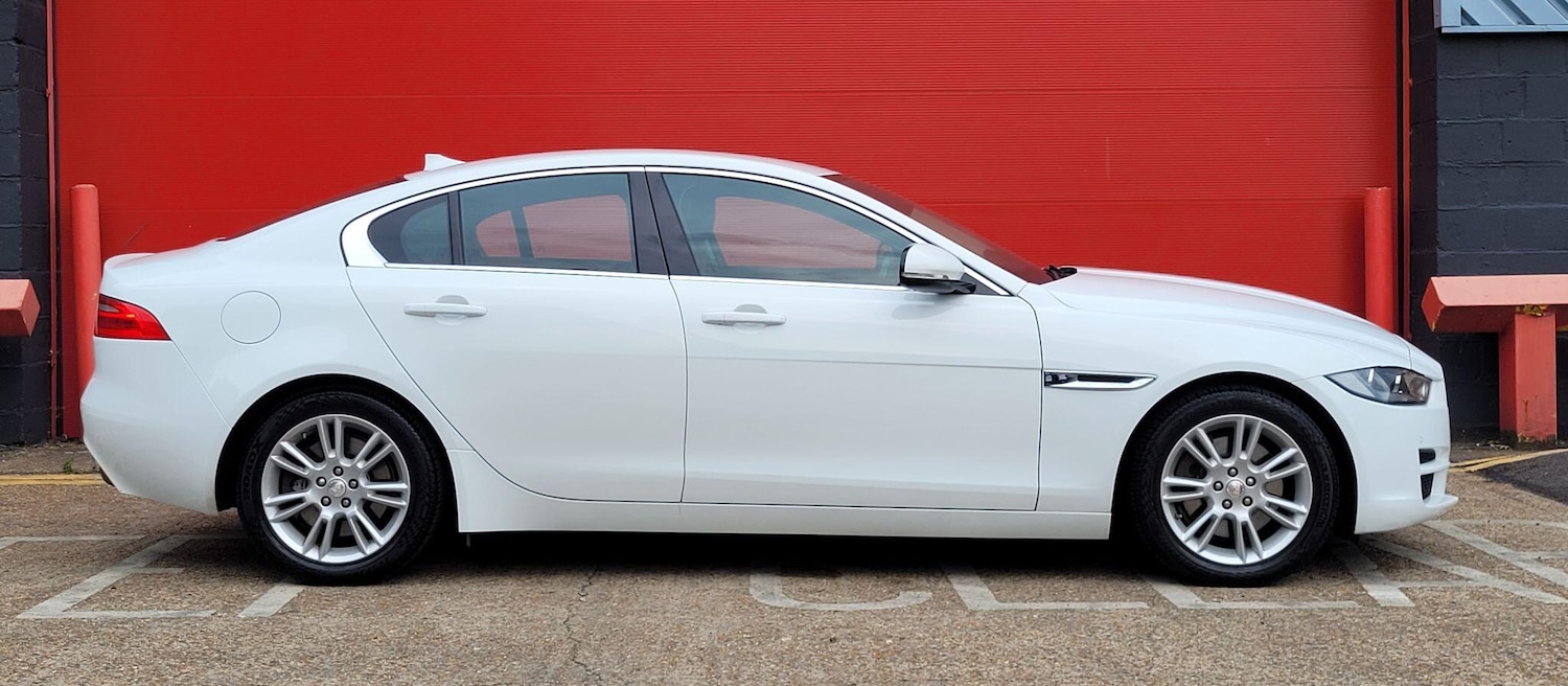 Used Jaguar XE 2015 for sale - 76984713: Photo 4