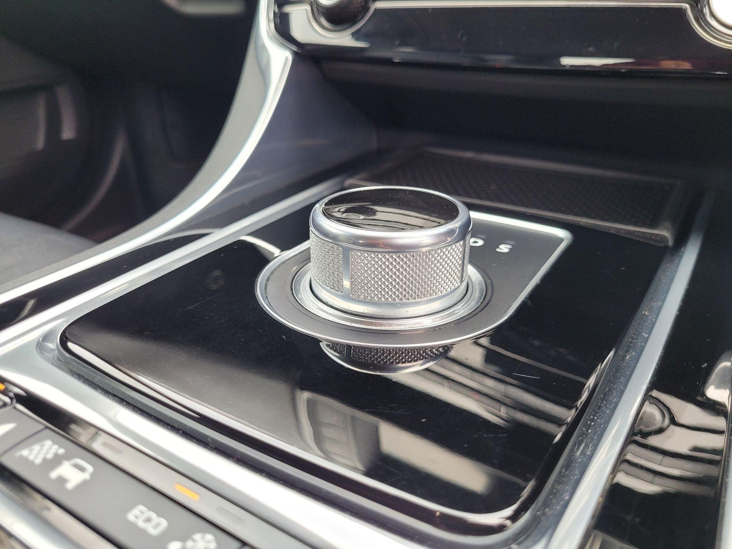 Used Jaguar XE 2015 for sale - 76984713: Photo 45