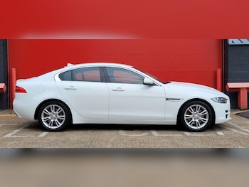 Used Jaguar XE 2015 for sale - 76984713: Photo