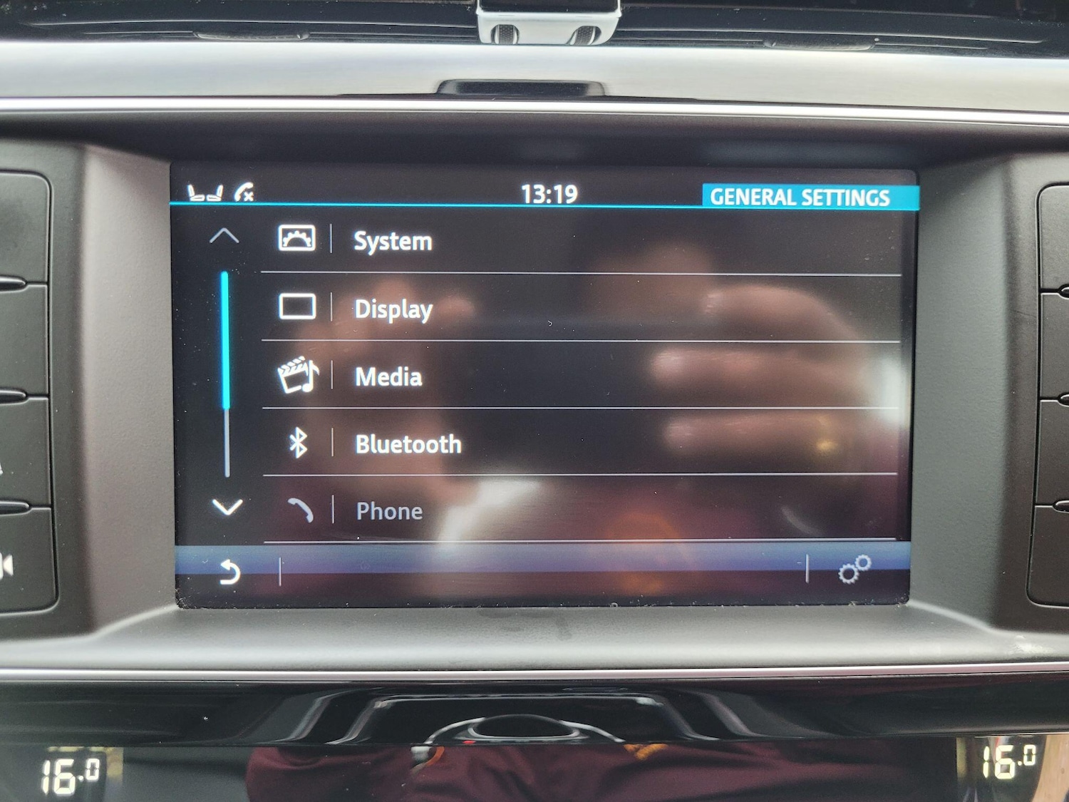 Used Jaguar XE 2015 for sale - 76984713: Photo 56