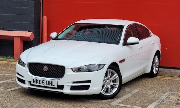 Used Jaguar XE 2015 for sale - 75492446: Photo 2