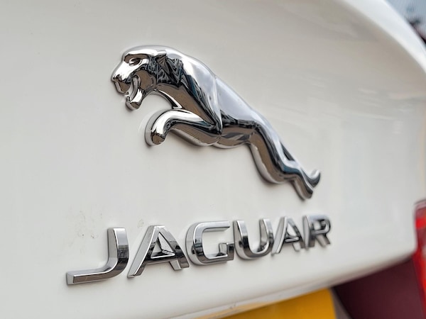 Used Jaguar XE 2015 for sale - 75492446: Photo 9