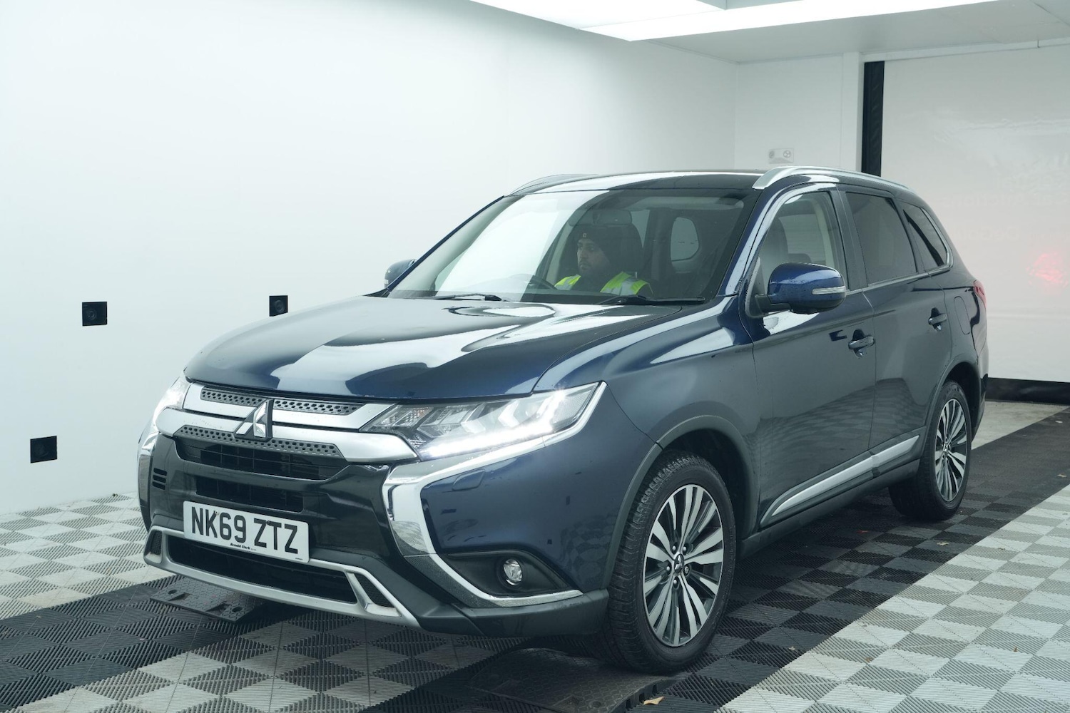 Used Mitsubishi Outlander 2019 for sale - 77175851: Photo 2