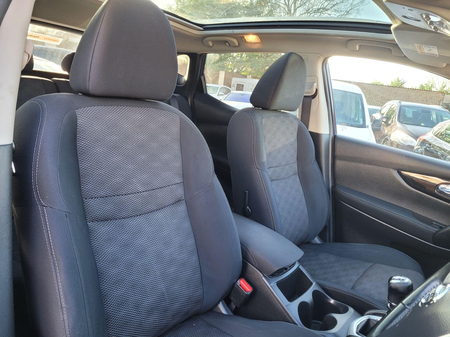 Used Nissan Qashqai 2015 for sale - 76984719: Photo 20