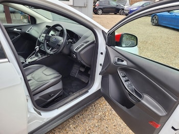 Used Ford Focus 2017 for sale - 78573146: Photo