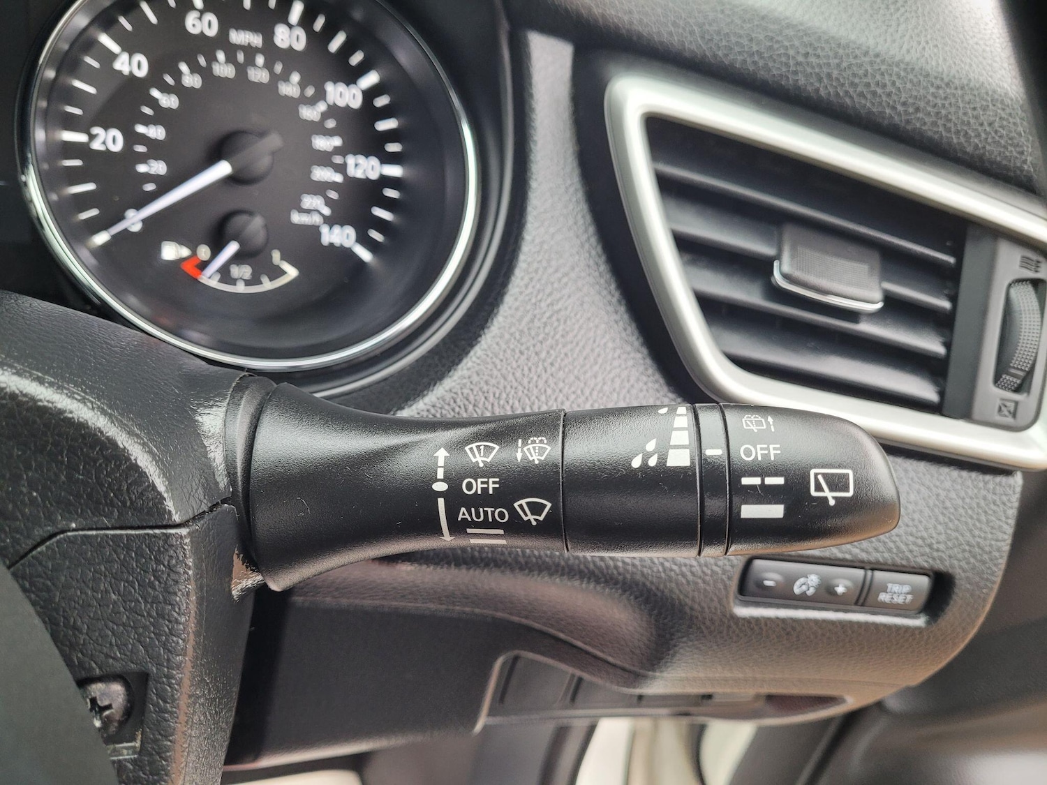 Used Nissan Qashqai 2016 for sale - 77097482: Photo 33