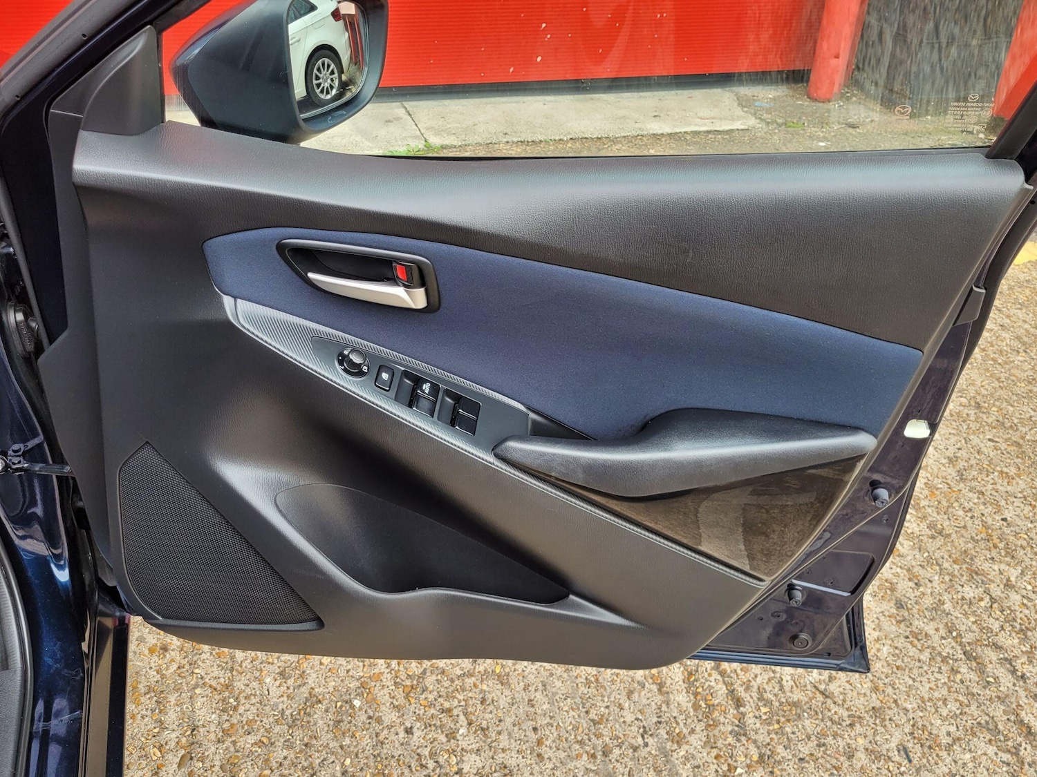 Used Mazda Mazda2 2016 for sale - 76227132: Photo 12