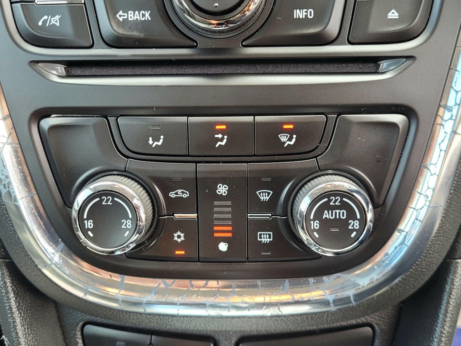 Used Vauxhall Mokka 2014 for sale - 76984690: Photo 24