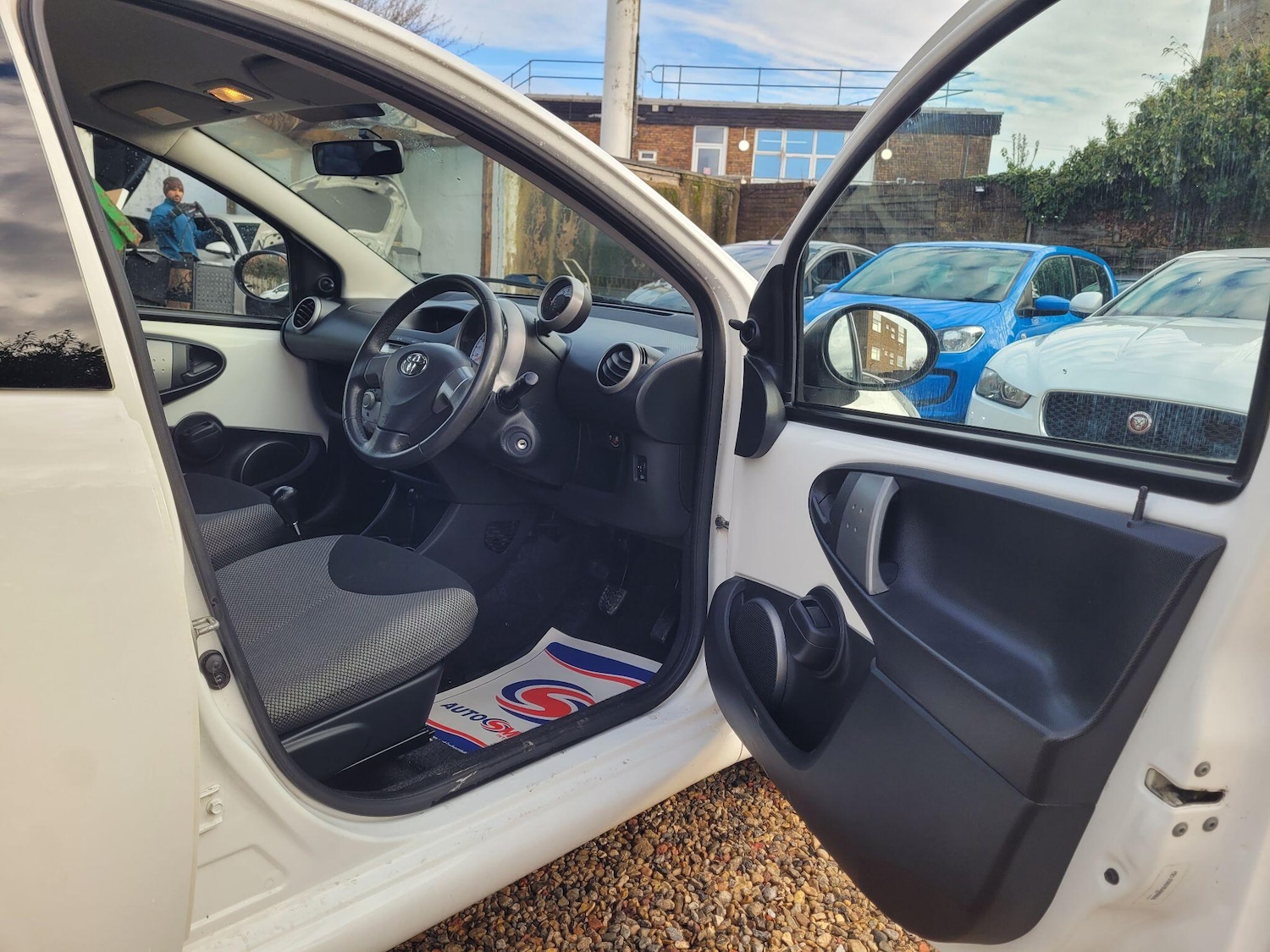 Used Toyota AYGO 2013 for sale - 76984701: Photo 14