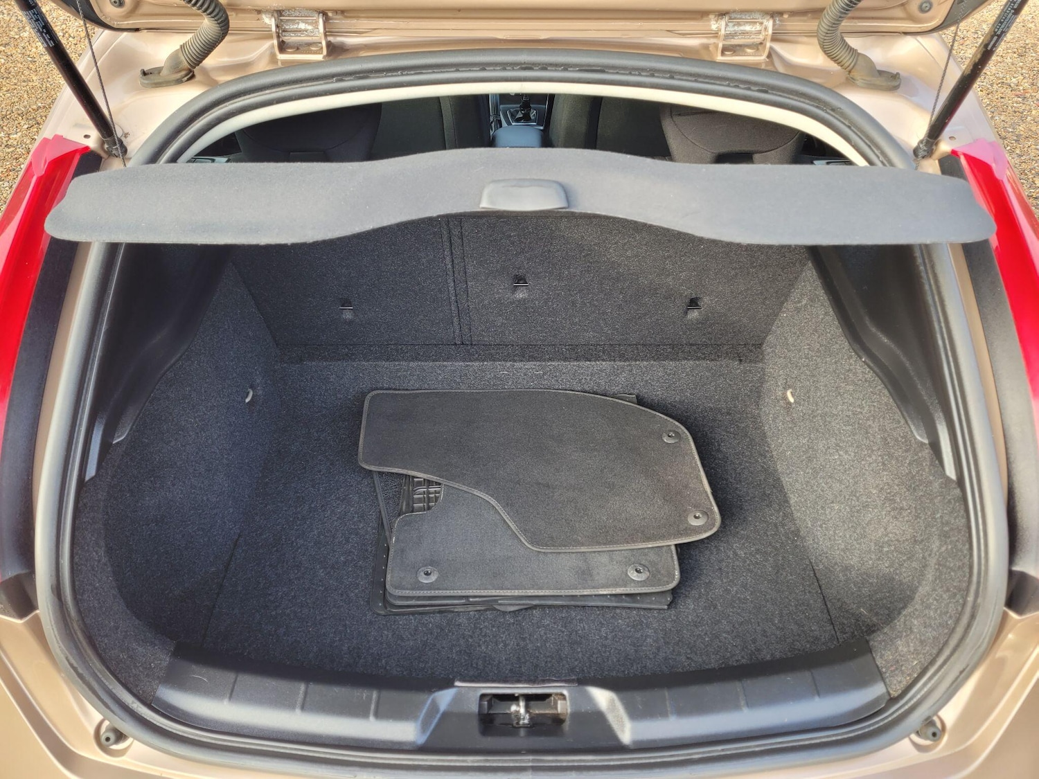 Used Volvo V40 2013 for sale - 77230455: Photo 28