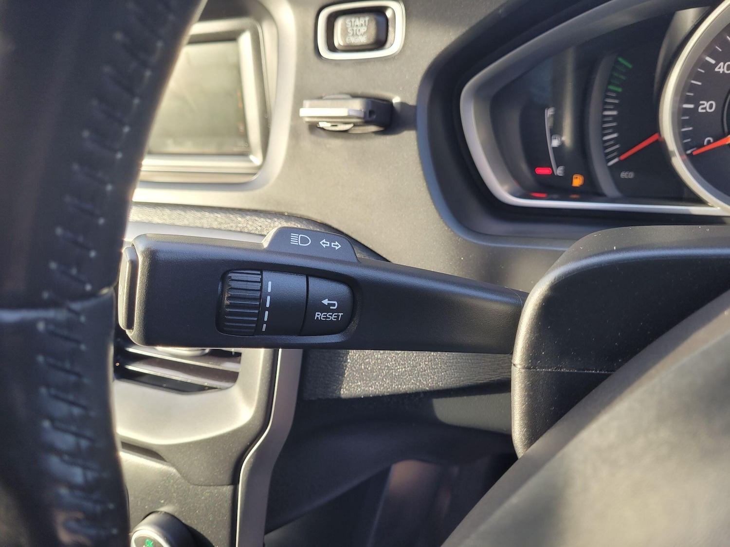 Used Volvo V40 2013 for sale - 77230455: Photo 43