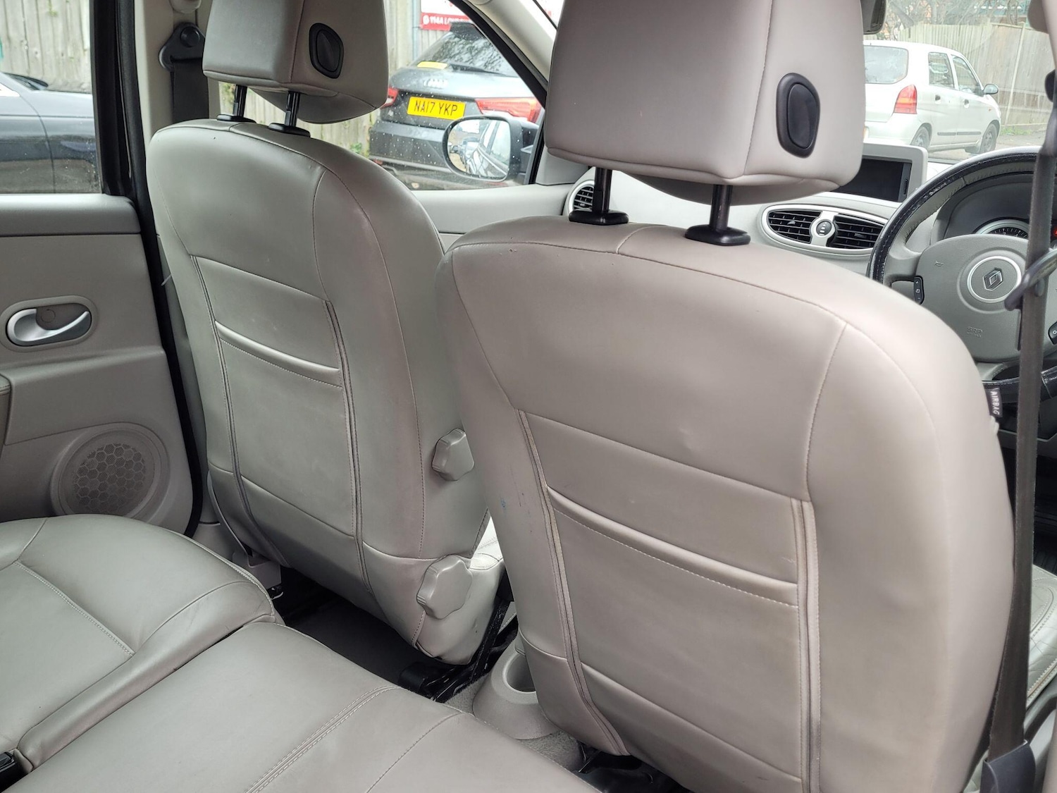 Used Renault Clio 2010 for sale - 77957346: Photo 16