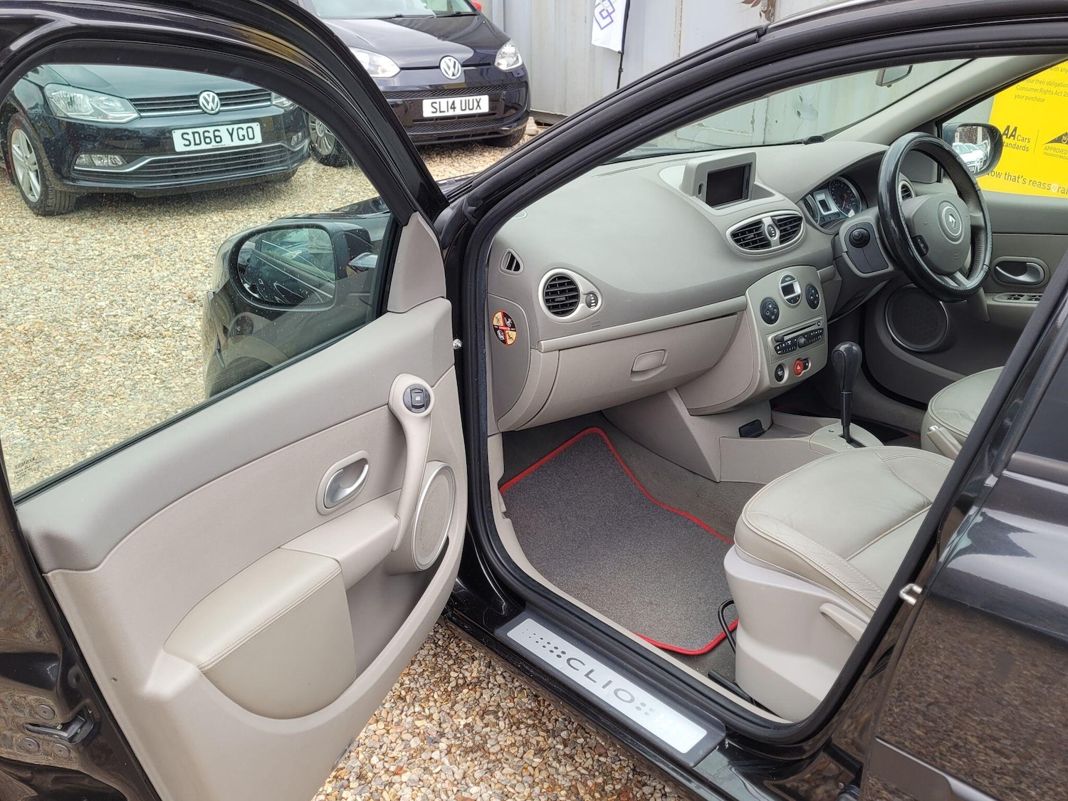 Used Renault Clio 2010 for sale - 77957346: Photo 25