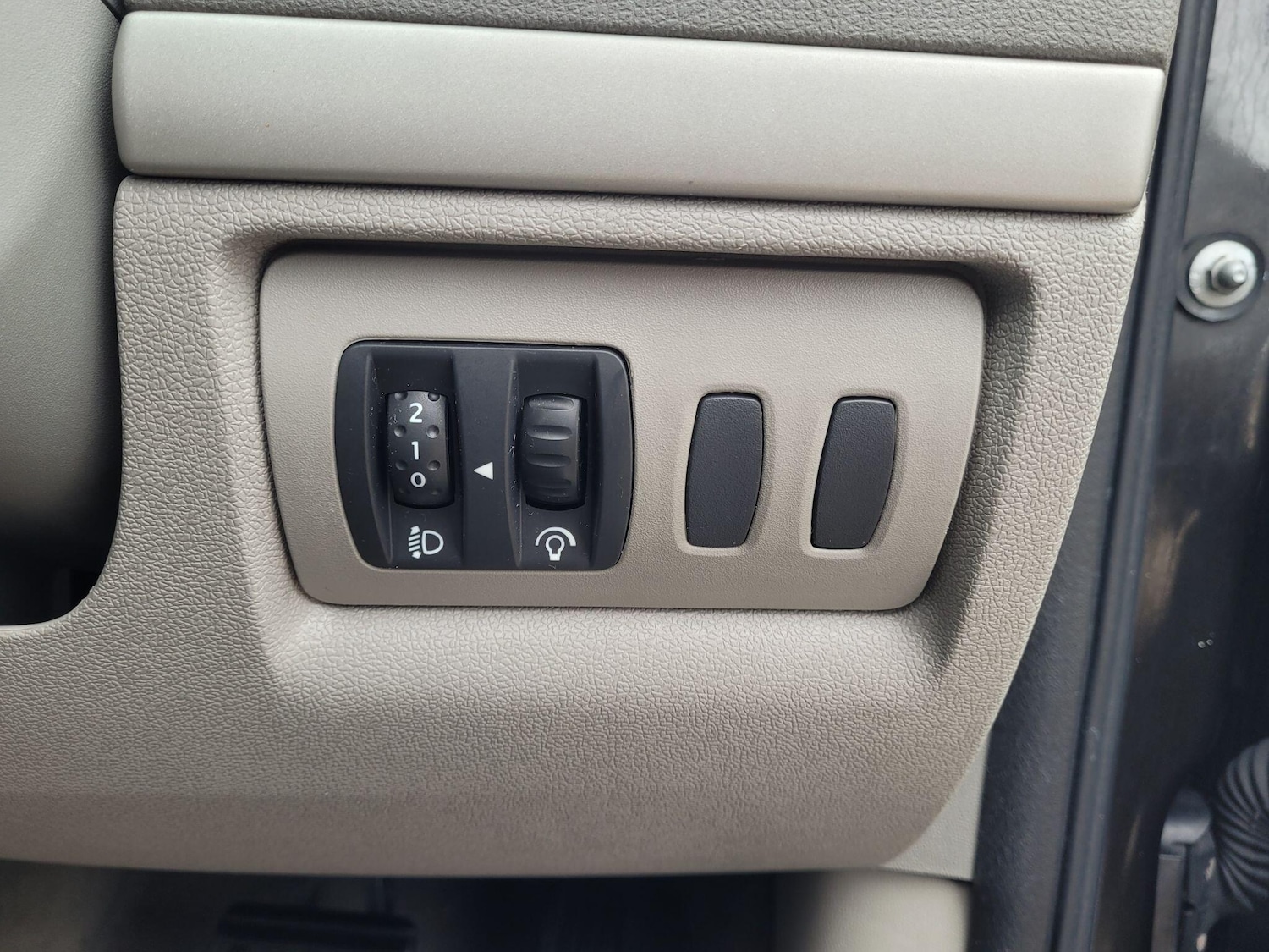 Used Renault Clio 2010 for sale - 77957346: Photo 32