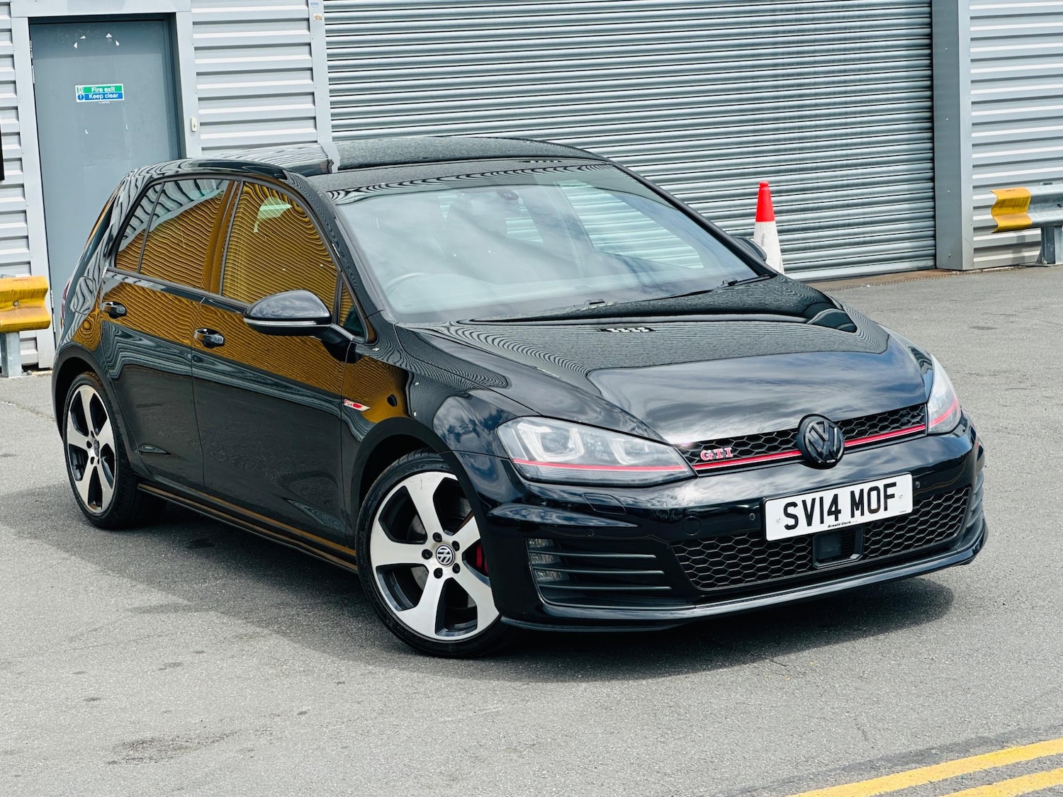 Used Volkswagen Golf 2014 for sale - 76317973: Photo 1
