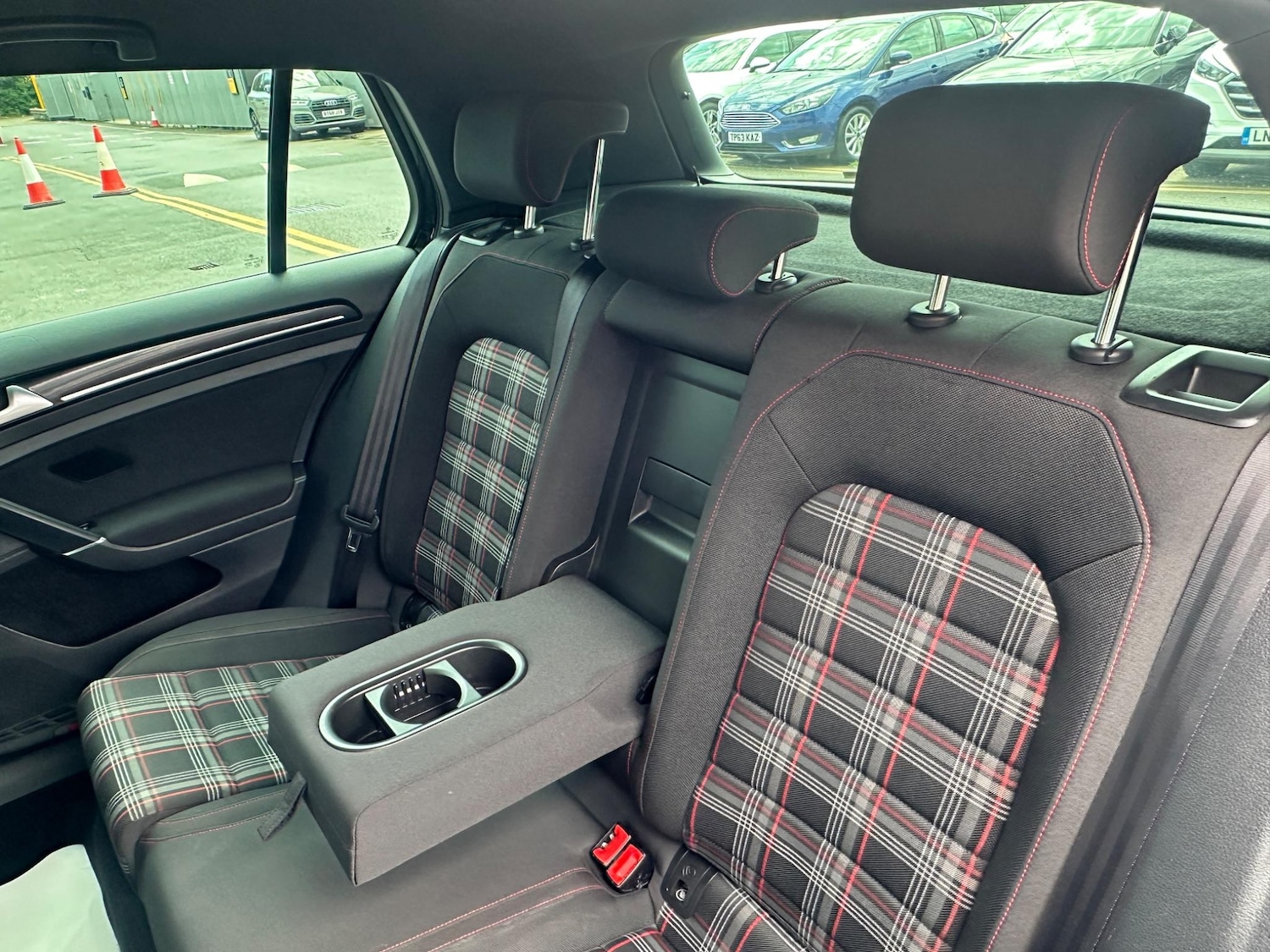 Used Volkswagen Golf 2014 for sale - 76317973: Photo 32