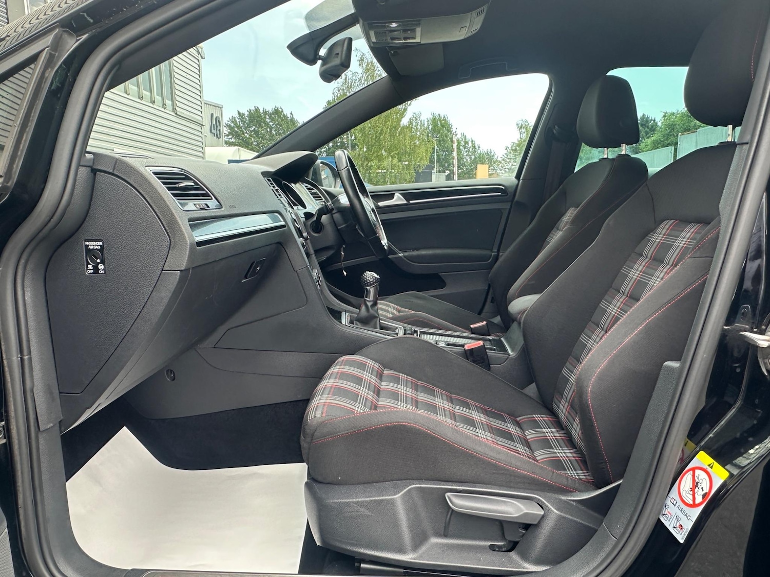 Used Volkswagen Golf 2014 for sale - 76317973: Photo 74