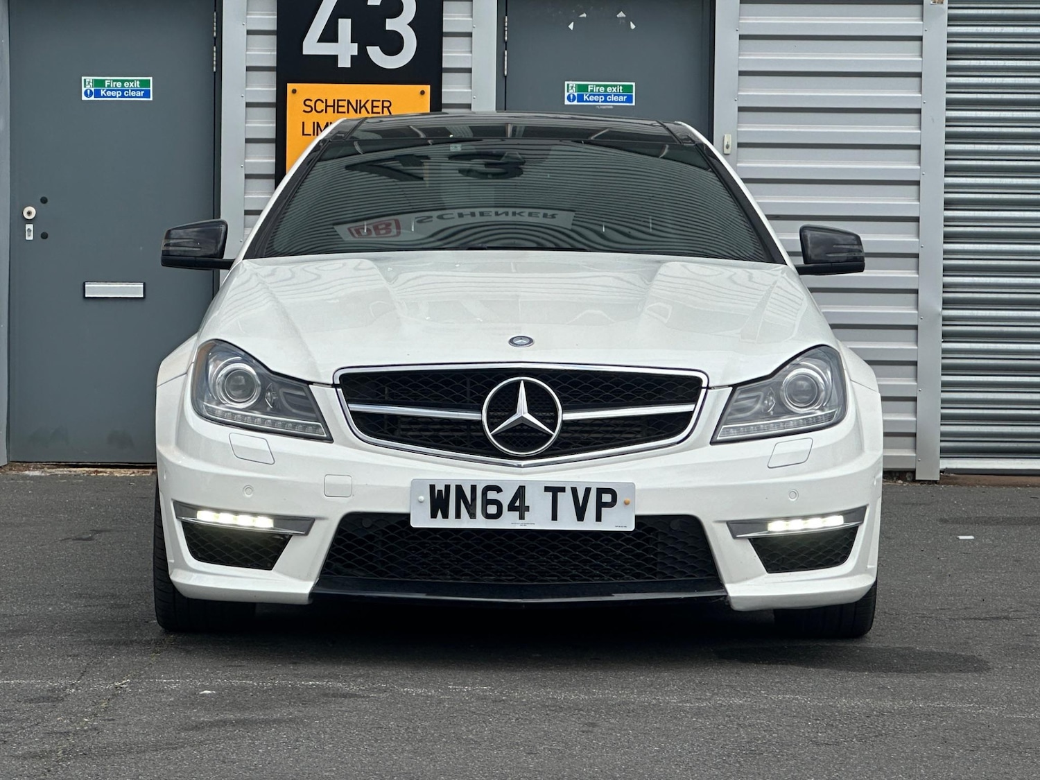 Used Mercedes-Benz C Class 2014 for sale - 76317820: Photo 2