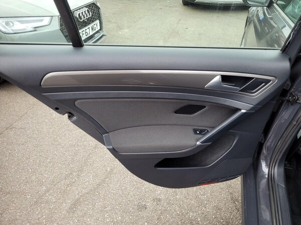 Used Volkswagen Golf 2013 for sale - 76071979: Photo 24