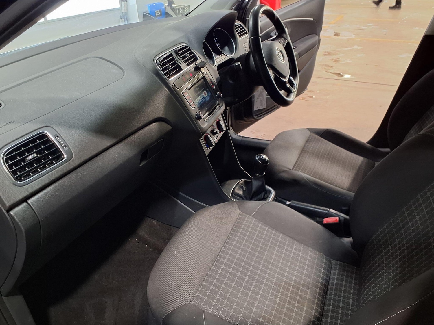 Used Volkswagen Polo 2015 for sale - 77358497: Photo 14