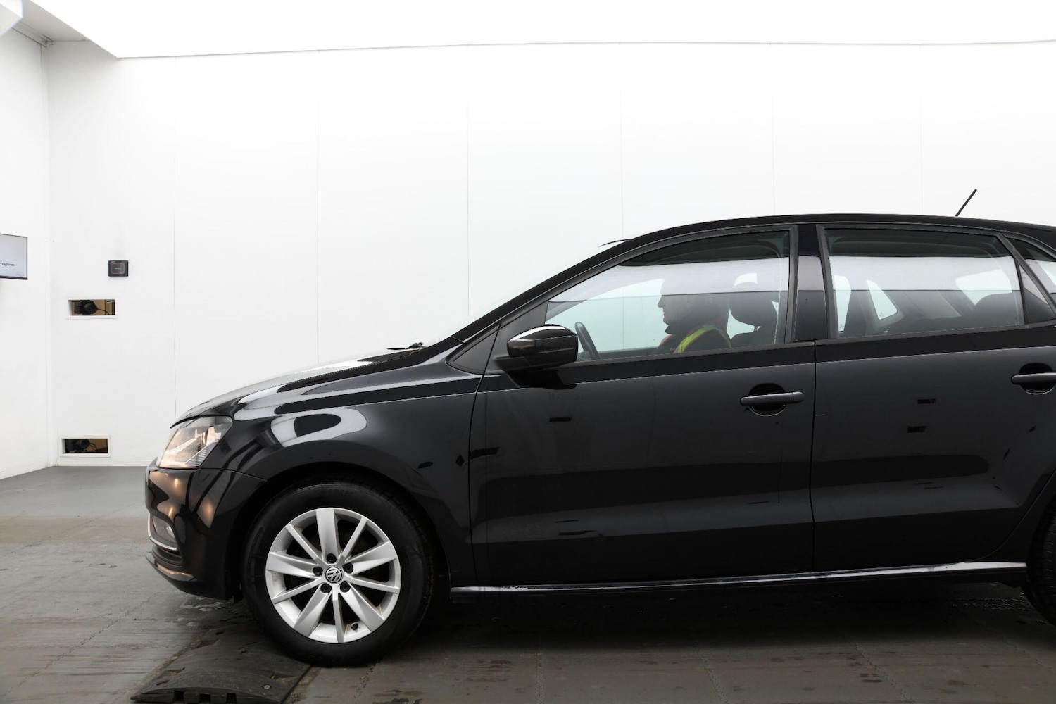 Used Volkswagen Polo 2015 for sale - 77358497: Photo 4