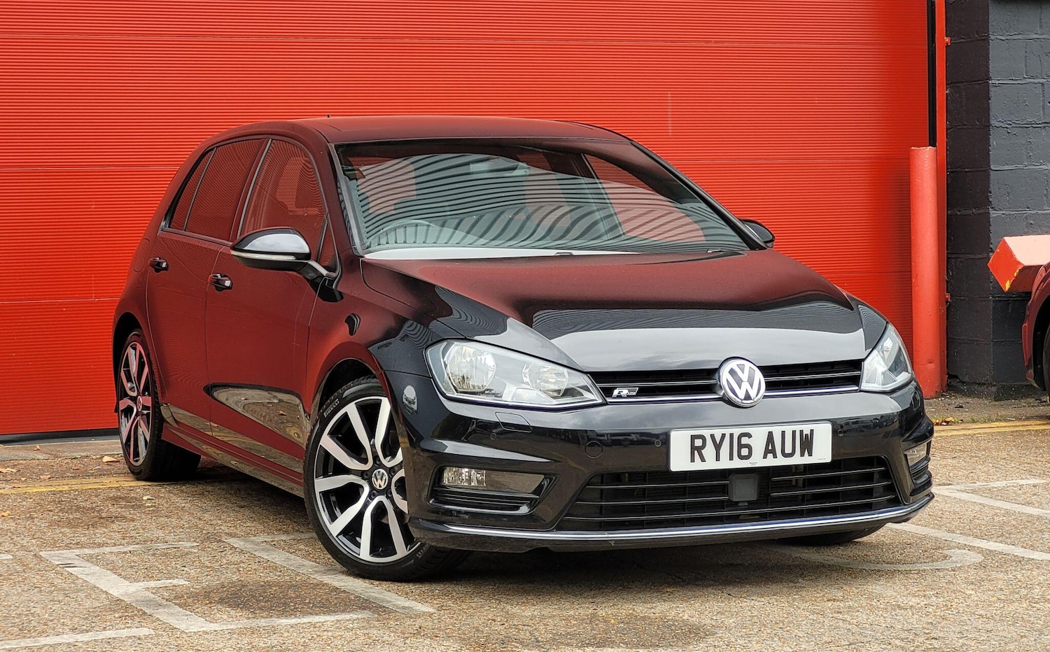 Used Volkswagen Golf 2016 for sale - 76094975: Photo 1