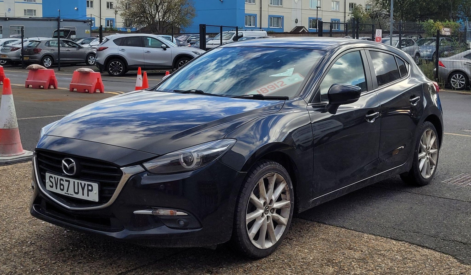 Used Mazda Mazda3 2017 for sale - 76317831: Photo 2