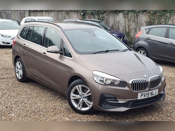 2019 (19) - 218i Luxury 5dr