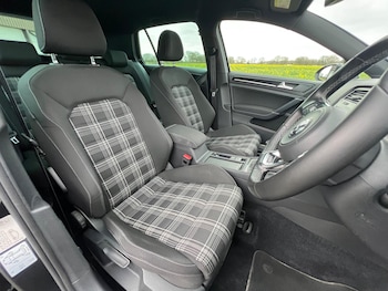 Used Volkswagen Golf 2017 for sale - 78106621: Photo