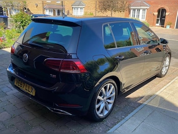 Used Volkswagen Golf 2017 for sale - 78461933: Photo