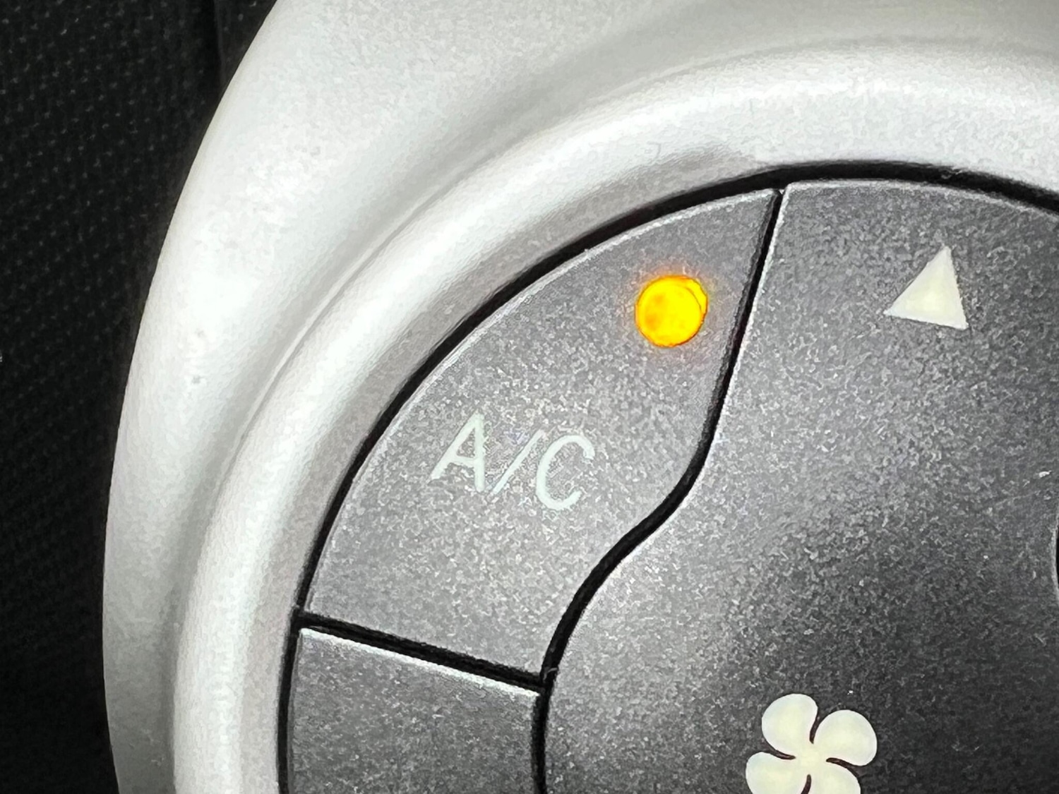 Used Toyota Urban Cruiser for sale - 78106614: Photo 23