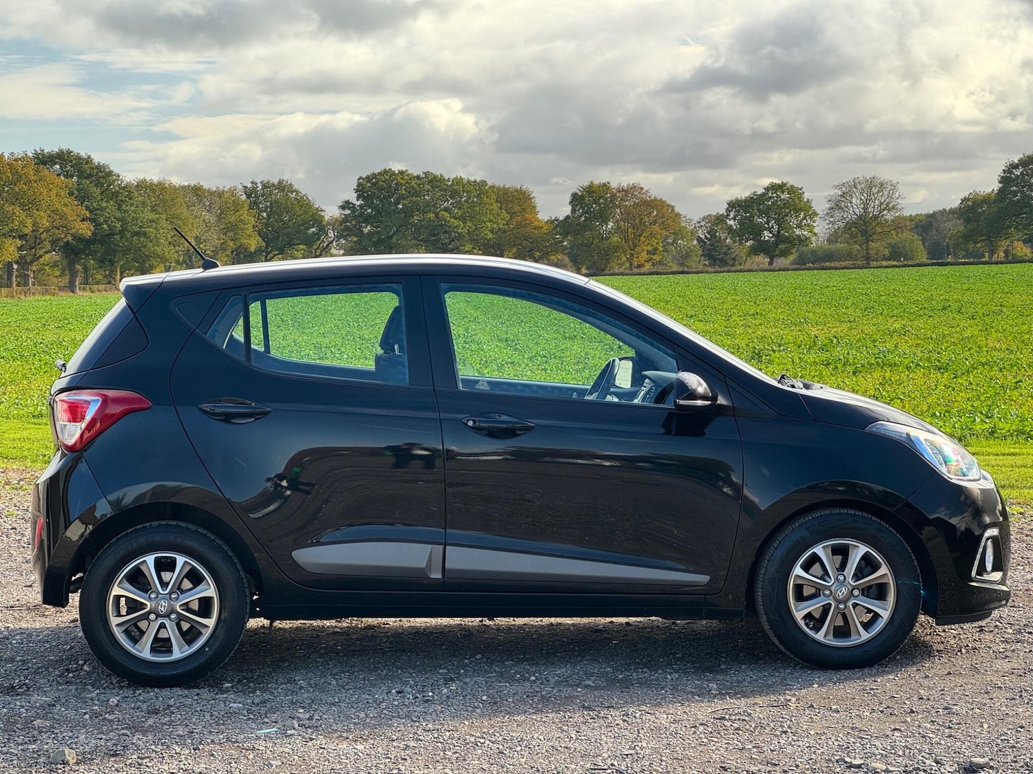 Used Hyundai i10 2015 for sale - 76348894: Photo 12