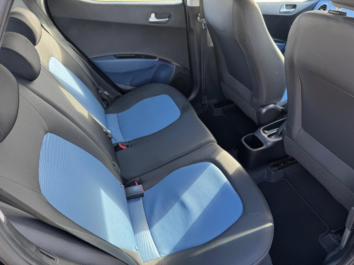 Used Hyundai i10 2015 for sale - 76348894: Photo 21
