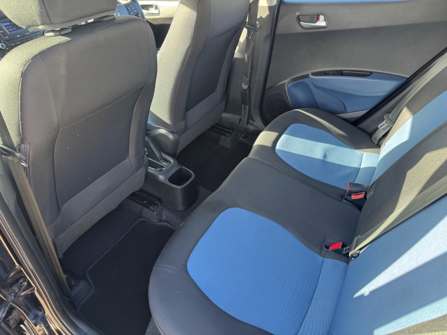 Used Hyundai i10 2015 for sale - 76348894: Photo 23