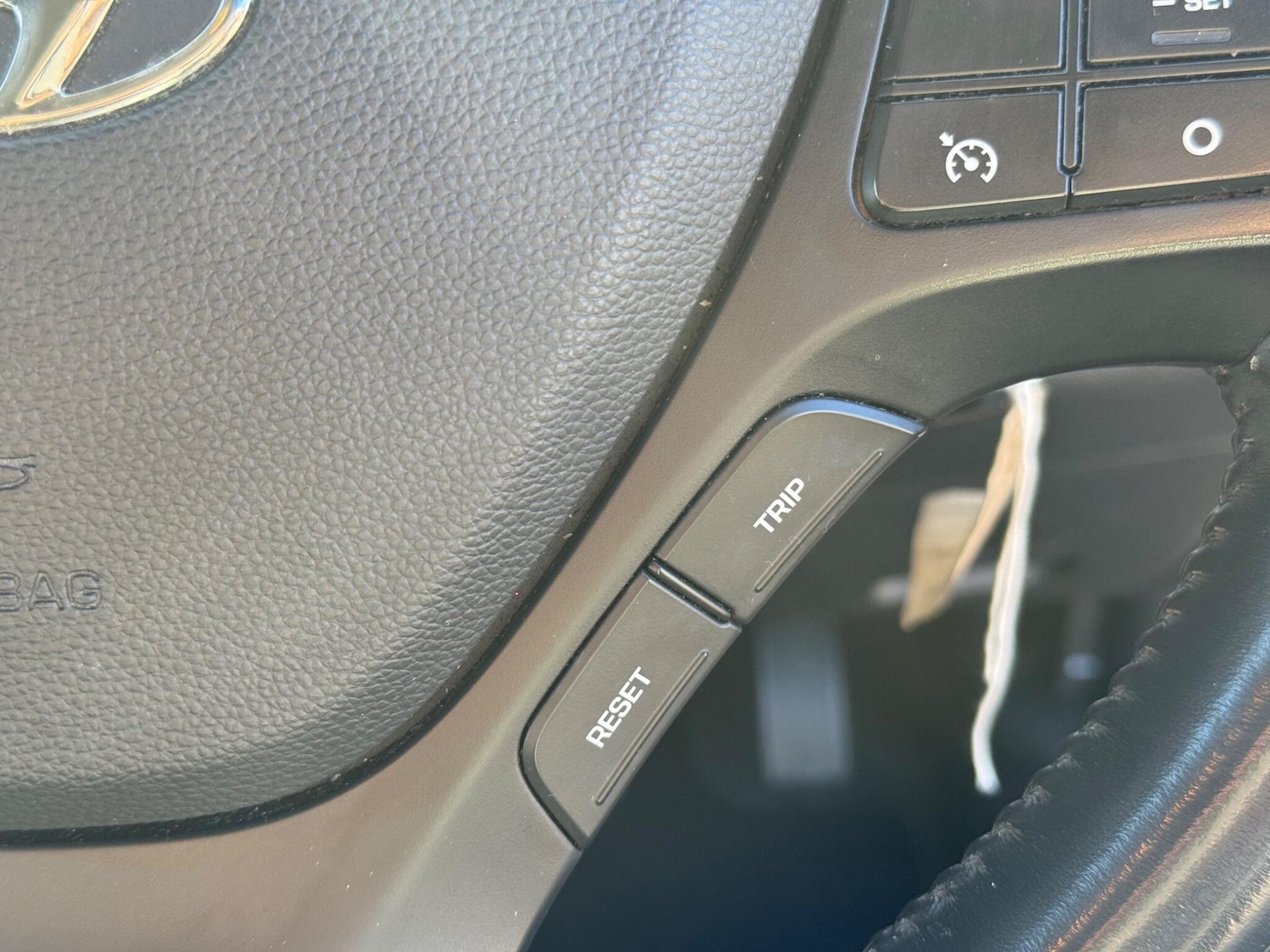 Used Hyundai i10 2015 for sale - 76348894: Photo 30