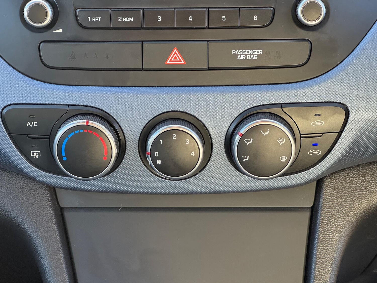 Used Hyundai i10 2015 for sale - 76348894: Photo 33