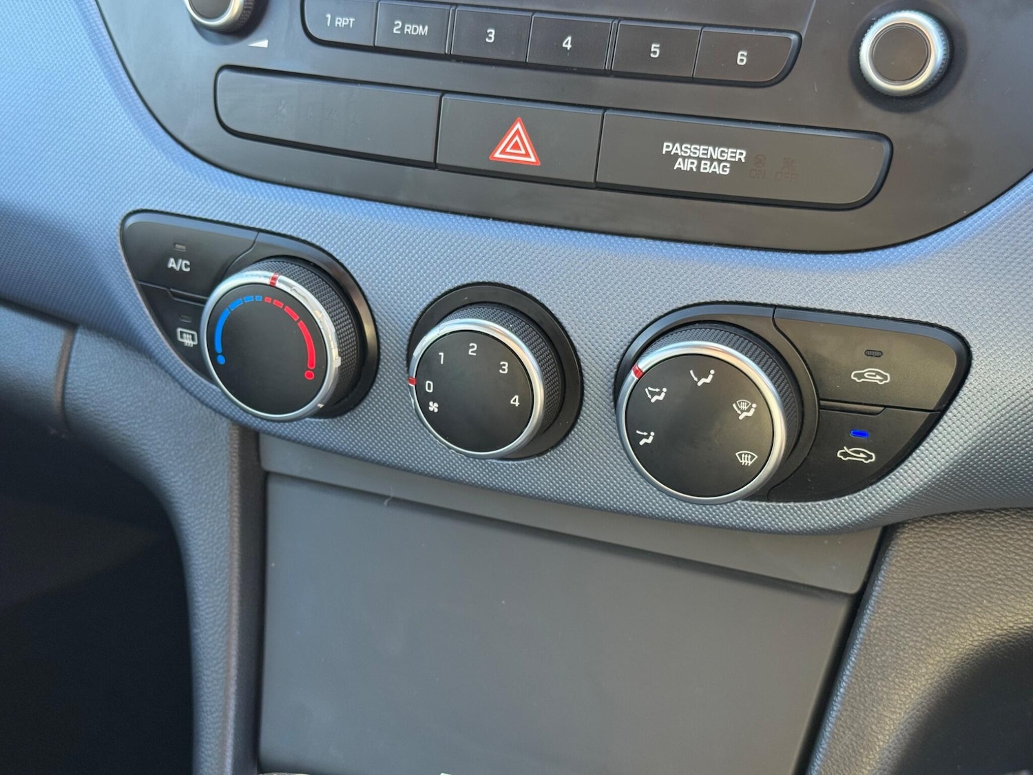Used Hyundai i10 2015 for sale - 76348894: Photo 34