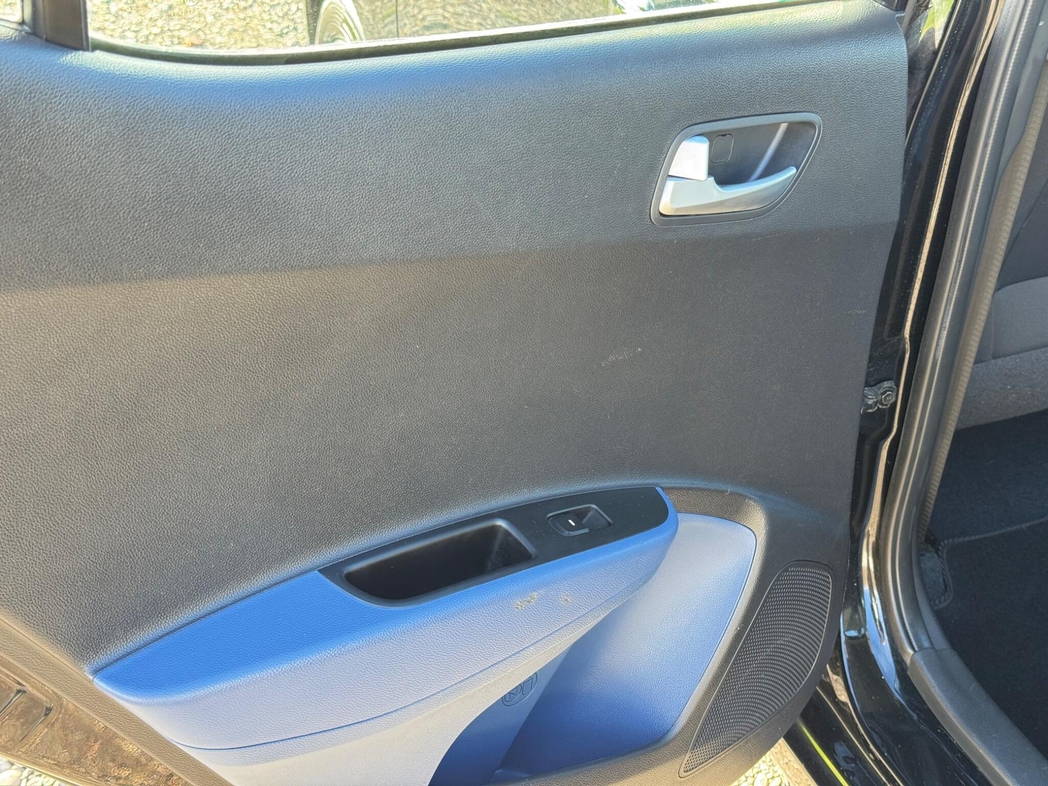 Used Hyundai i10 2015 for sale - 76348894: Photo 36