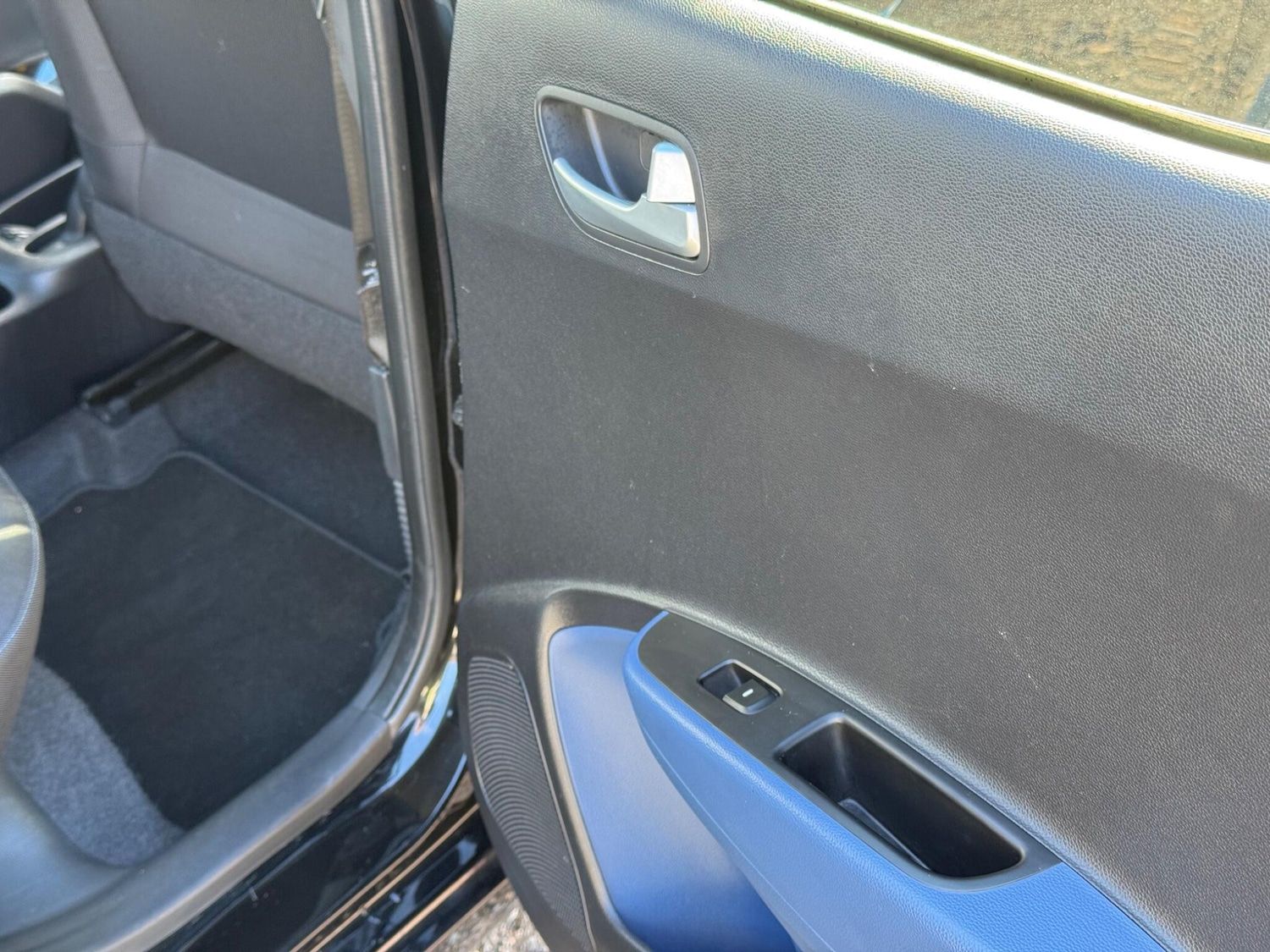 Used Hyundai i10 2015 for sale - 76348894: Photo 37