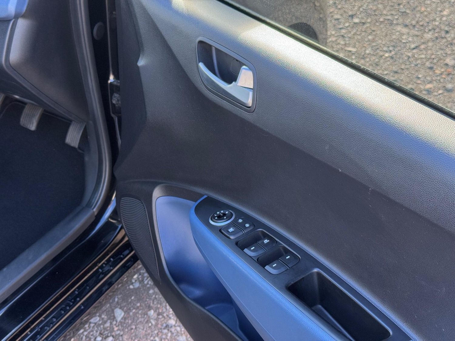 Used Hyundai i10 2015 for sale - 76348894: Photo 38