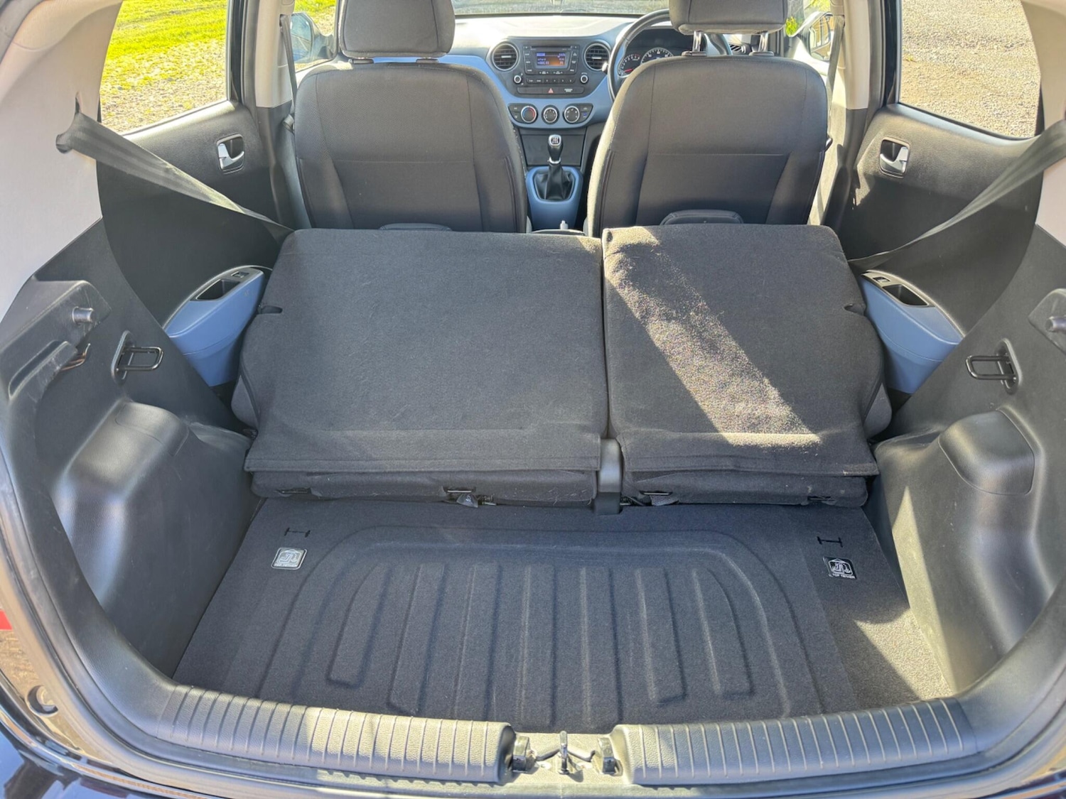 Used Hyundai i10 2015 for sale - 76348894: Photo 55
